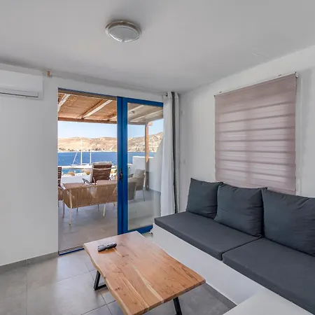 Puerto Serifos * Livadi (Serifos)