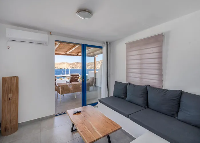 Puerto Serifos * Livadi (Serifos)